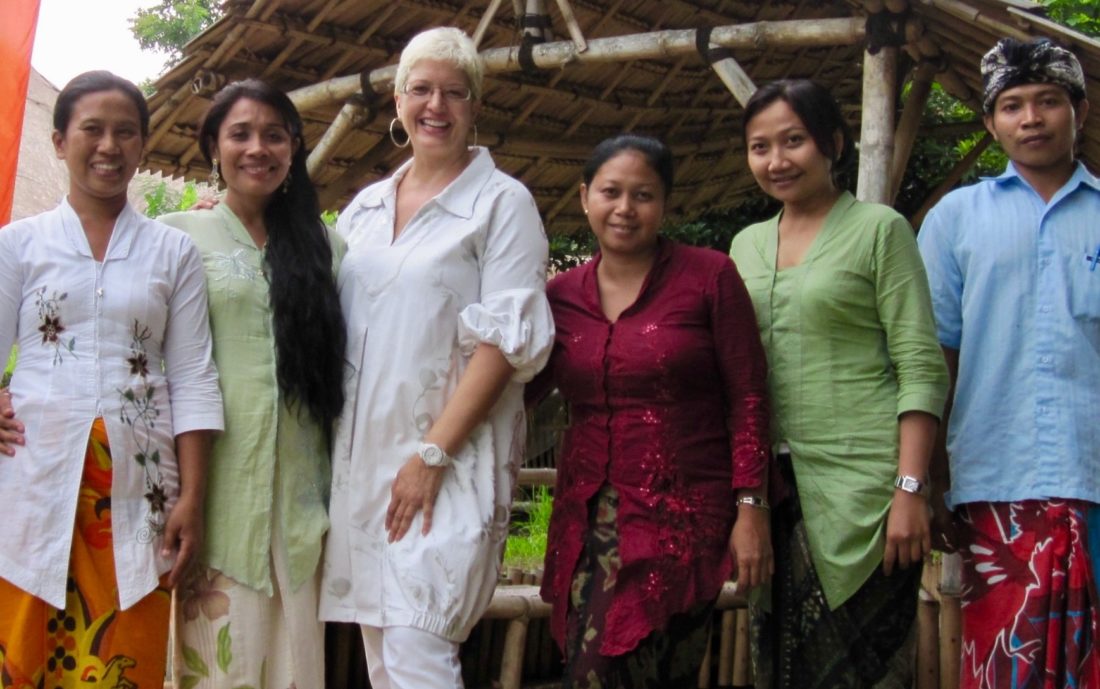 Lynette-Johnson-Art-of-the-Soul-Bali-DFS-John-Hardy-Starboard-Cruise-jewelry-kapal-bambu-team