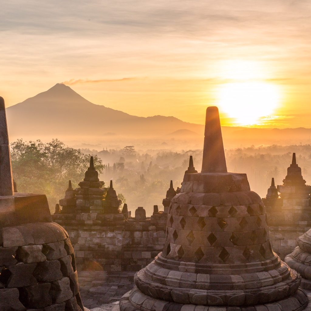 Lynette-Johnson-Art-of-Travel-Borobudur-dawn